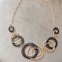 Дамско колие