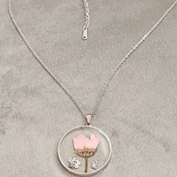 Дамски колиета с малък медальон