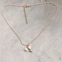 Дамски колиета с малък медальон