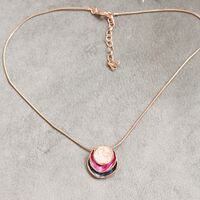 Дамски колиета с малък медальон