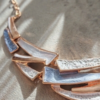 Дамско колие