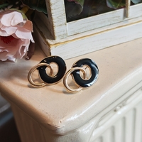 Дамски обици