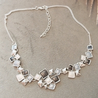 Дамско колие