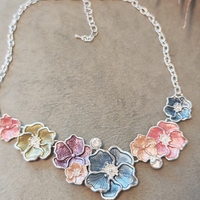 Дамски  колиета