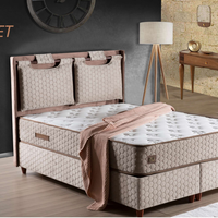 Тапицирано легло RIO