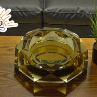 Стъклен Пепелник  (7889745)