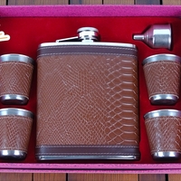 Комплект фласк с 4 чаши (8471600)