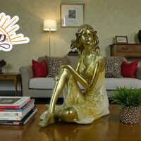 Седнала Жена (4748372)