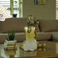 Седнала Жена (4748372)