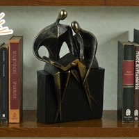 Любов между редовете (5693324)