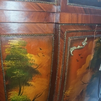 Елегантен бароков комод