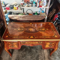 Антикварно бюро и кресло