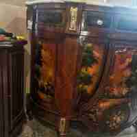 Елегантен бароков комод