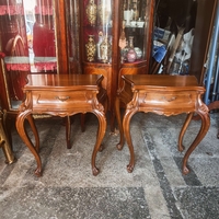 Чифт антикварни нощни шкафчета