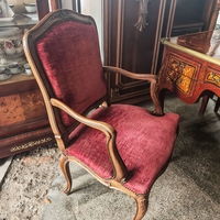 Антикварно бюро и кресло