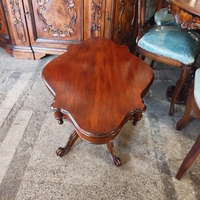 Италианска антикварна холова маса