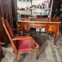 Антикварно бюро и кресло