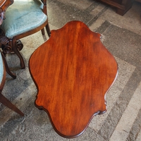 Италианска антикварна холова маса