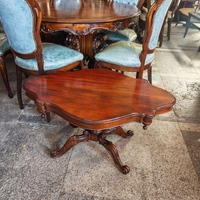 Италианска антикварна холова маса