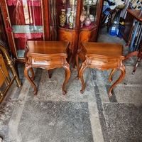 Чифт антикварни нощни шкафчета