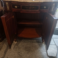 Елегантен бароков комод