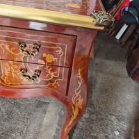 Антикварно бюро и кресло