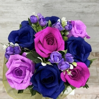 Лилава основа със сини,цикламени и розови рози