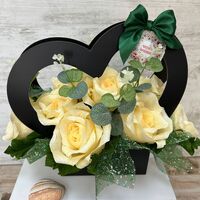 Рози шампанско в черно сърце