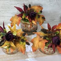 ДЕКОРИРАНИ ароматни свещи