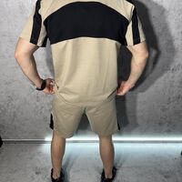 Къс Екип в Камелен Цвят с Черни Акценти