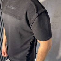 Тениска с Декоративни Шевове в Черно