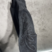 Ватиран Суичър с Бродирани Детайли