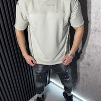 Тениска с Декоративни Шевове в Сиво