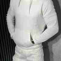 Спортен Екип с Декоративни Кантове