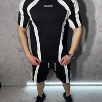 Къс Екип в Черен Цвят с Бели Акценти