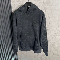 Ватиран Суичър с Бродирани Детайли