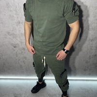 Спортен Екип с Релефни Детайли и Модерен Дизайн