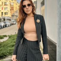 Блуза с висока яка – Телесно бежово