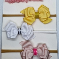 Бебешка лента с ръчно изработена панделка