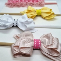 Бебешка лента с ръчно изработена панделка