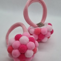 Ръчно изработени помпони на ластик