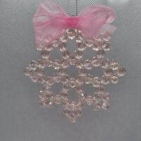 Ръчно изработена снежинка от стъклени кристали