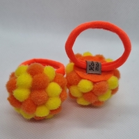 Ръчно изработени помпони на ластик