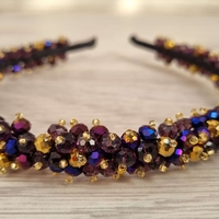 Дамска диадема с ръчно пришити камъни на основа с кадифе