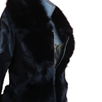 Noir Elegance–дамско кожено яке с плюшена яка XS