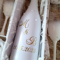 💍 Луксозен Сватбен Комплект с Персонализация - Бутилка, Чаши и Кутия