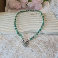 Колие със закопчалка змия