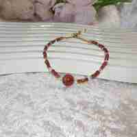 Гривна със слънчев камък