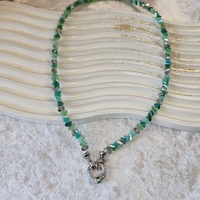 Колие със закопчалка змия