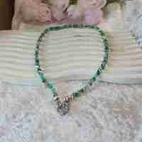 Колие със закопчалка змия